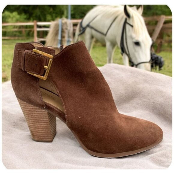 MICHAEL Michael Kors Adams Cutout Buckle Booties in Brown Tan Size 9.5M - Picture 1 of 14